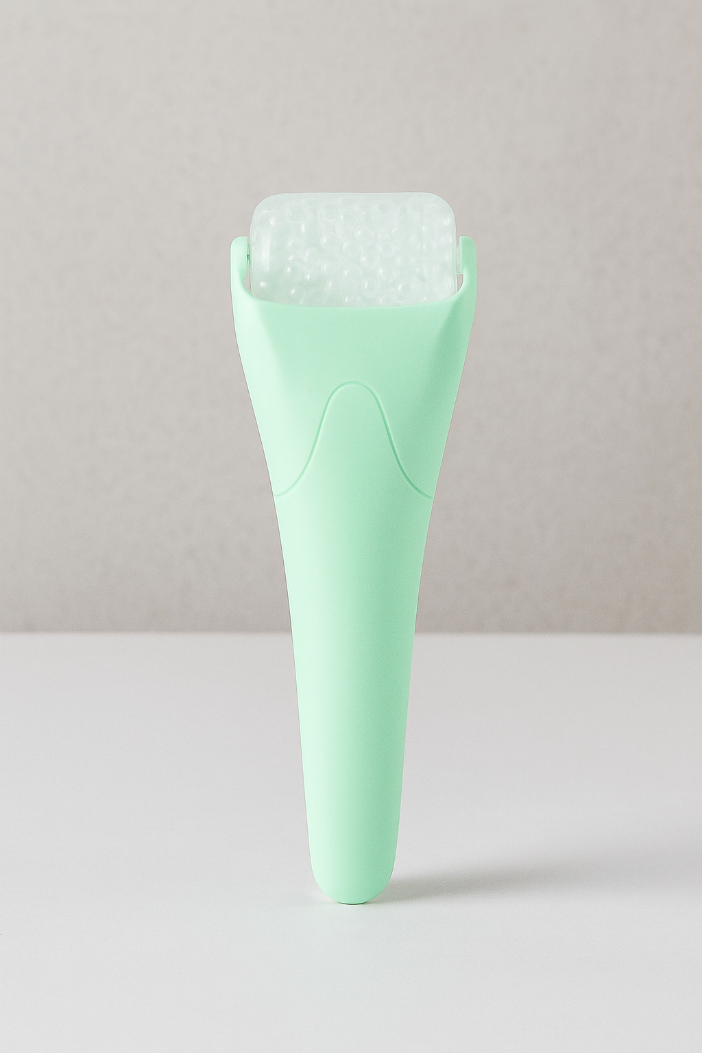 Ice Roller Facial Massager – Cooling Face & Skin Therapy Tool for Puffiness and Relaxation